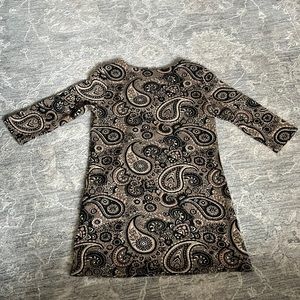 North style paisley color dress.